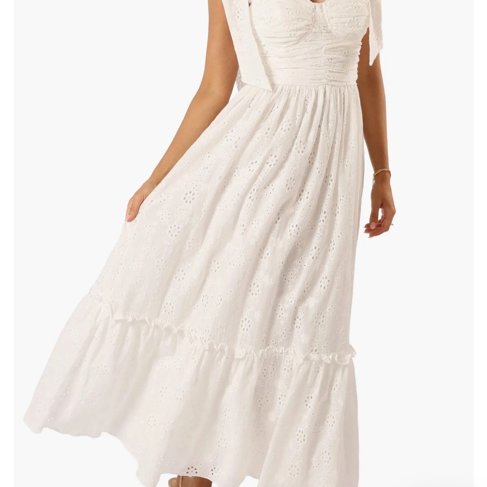 Elegant White Lace Dress